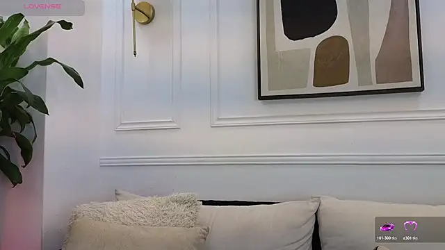 Mia thompson 19 online show from February 24, 2026, 7:34 pm