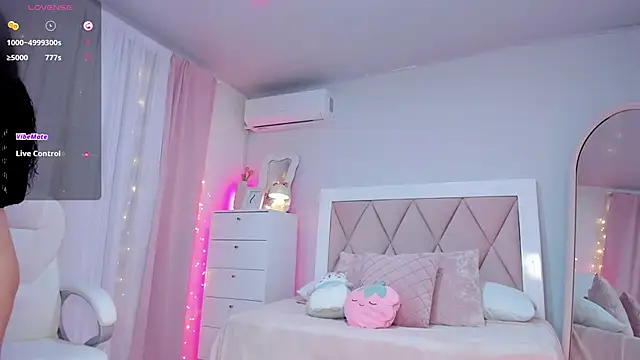 Snapshot of ania_sweet18 chatting on February 22, 2025, 12:16 am ania sweet18 online show from February 22, 2025, 12:16 am