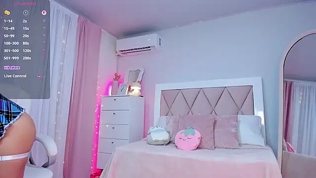 Snapshot of ania_sweet18 chatting on February 28, 2025, 12:21 am ania sweet18 online show from February 28, 2025, 12:21 am