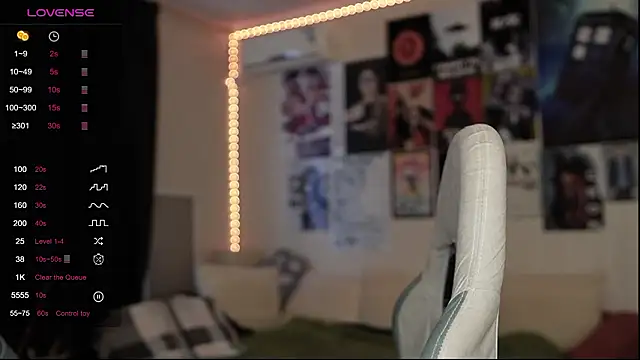 Snapshot of Traharaa chatting on February 12, 2026, 1:17 pm Traharaa online show from February 12, 2026, 1:17 pm