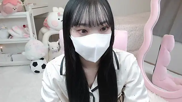 Snapshot of momo_room chatting on December 12, 2024, 9:30 am momo room online show from December 12, 2024, 9:30 am