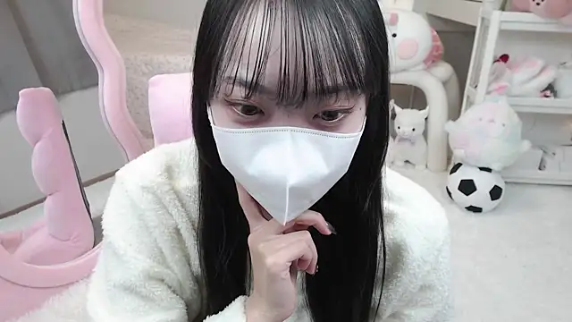 Snapshot of momo_room chatting on December 15, 2024, 6:51 am momo room online show from December 15, 2024, 6:51 am