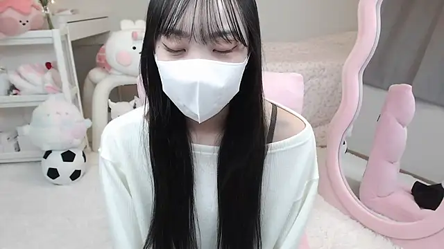 Snapshot of momo_room chatting on December 16, 2024, 10:08 am momo room online show from December 16, 2024, 10:08 am