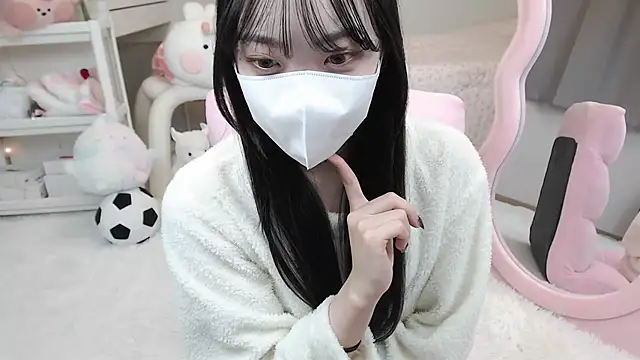 Snapshot of momo_room chatting on December 19, 2024, 10:02 am momo room online show from December 19, 2024, 10:02 am