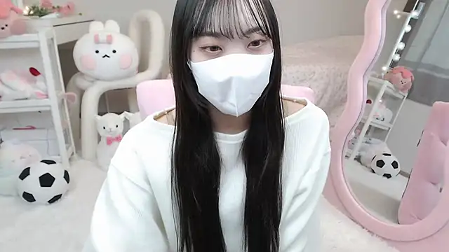 Snapshot of momo_room chatting on January 2, 2025, 6:07 am momo room online show from January 2, 2025, 6:07 am