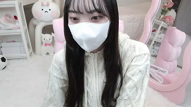 Snapshot of momo_room chatting on January 12, 2025, 9:40 am momo room online show from January 12, 2025, 9:40 am