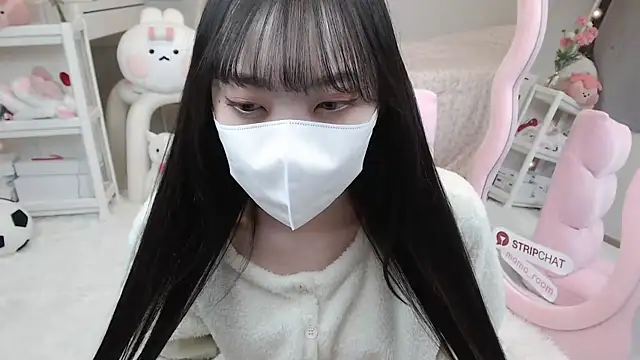 Snapshot of momo_room chatting on January 18, 2025, 9:02 am momo room online show from January 18, 2025, 9:02 am