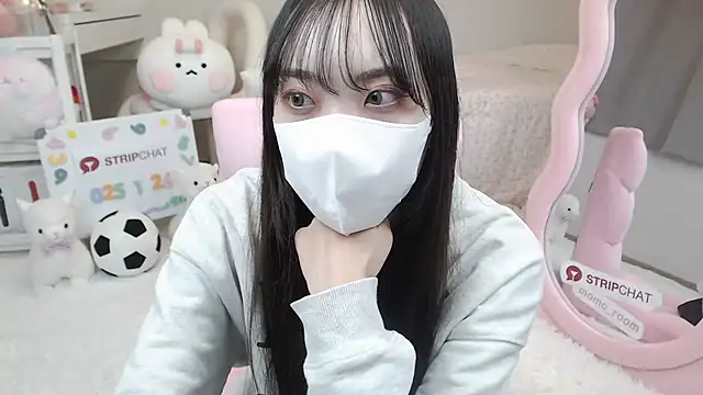 Snapshot of momo_room chatting on January 26, 2025, 9:40 am momo room online show from January 26, 2025, 9:40 am