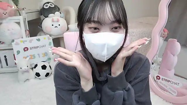 Snapshot of momo_room chatting on January 30, 2025, 10:40 am momo room online show from January 30, 2025, 10:40 am