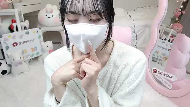 Snapshot of momo_room chatting on March 20, 2025, 11:05 am momo room online show from March 20, 2025, 11:05 am