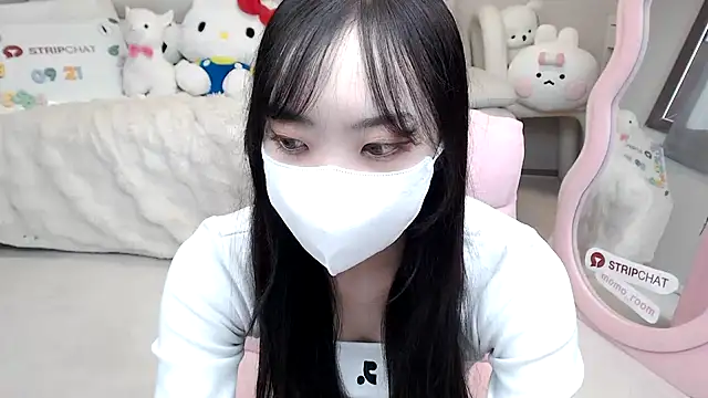 Snapshot of momo_room chatting on September 21, 2025, 6:48 am momo room online show from September 21, 2025, 6:48 am