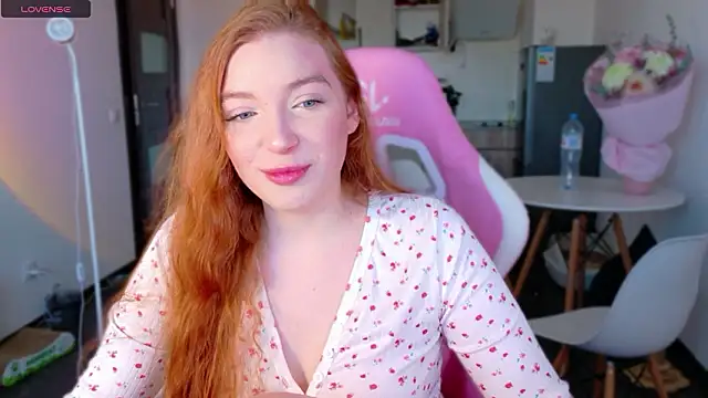 Snapshot of cinnabon_girls chatting on March 13, 2026, 3:18 pm cinnabon girls online show from March 13, 2026, 3:18 pm