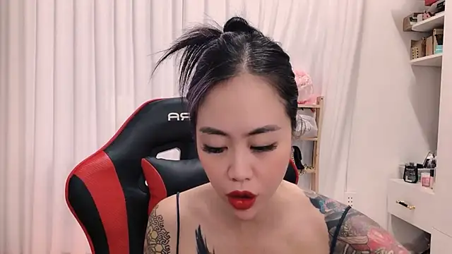 Snapshot of witch-39 chatting on April 18, 2026, 4:05 am witch-39 online show from April 18, 2026, 4:05 am
