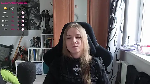 Snapshot of stellablondy chatting on June 27, 2026, 4:01 pm stellablondy online show from June 27, 2026, 4:01 pm