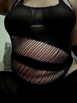 Snapshot of AditiIndia chatting on November 3, 2025, 10:10 pm AditiIndia online show from November 3, 2025, 10:10 pm