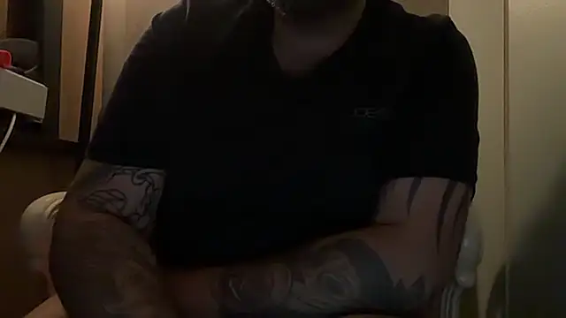 chubbycloudybottom online show from June 13, 2026, 11:57 pm