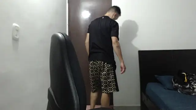 dimitriquiet05 online show from January 5, 2025, 5:20 am