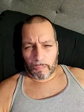 Just2much online show from October 6, 2025, 4:37 pm