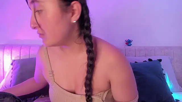 Snapshot of Kathia_Morelli chatting on February 14, 2025, 11:53 am Kathia Morelli online show from February 14, 2025, 11:53 am