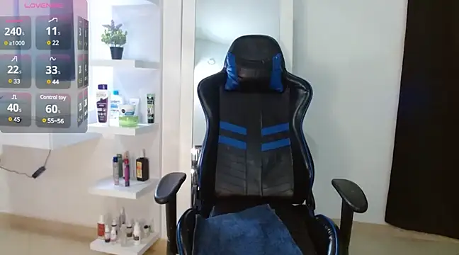 -MiaDelight- online show from March 20, 2025, 1:59 pm