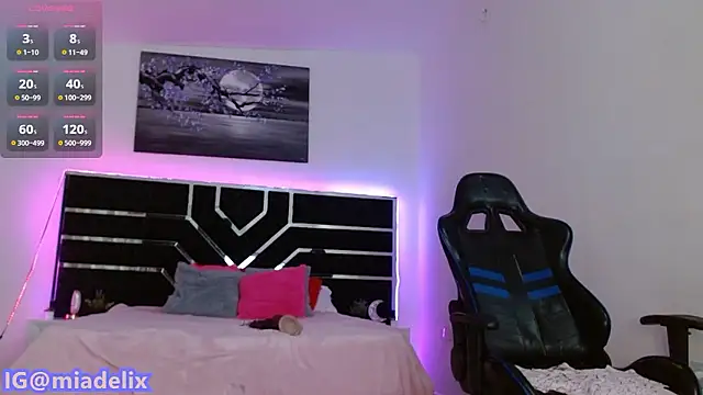 -MiaDelight- online show from January 14, 2026, 3:06 pm