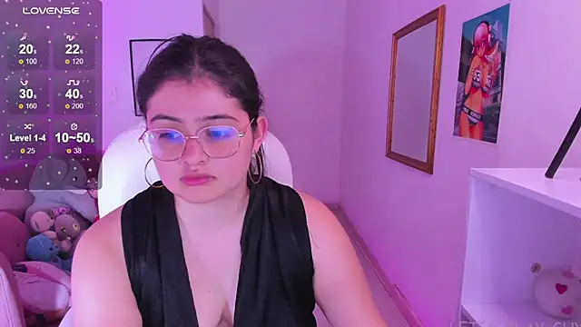 Snapshot of Stephania_18 chatting on January 22, 2025, 7:34 pm Stephania 18 online show from January 22, 2025, 7:34 pm