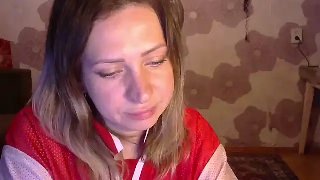 Snapshot of Queen_Daenerys chatting on September 10, 2025, 8:09 pm Queen Daenerys online show from September 10, 2025, 8:09 pm