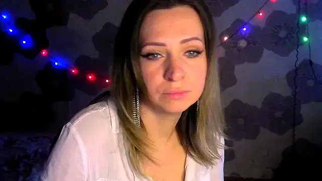 Snapshot of Queen_Daenerys chatting on October 7, 2025, 9:39 am Queen Daenerys online show from October 7, 2025, 9:39 am