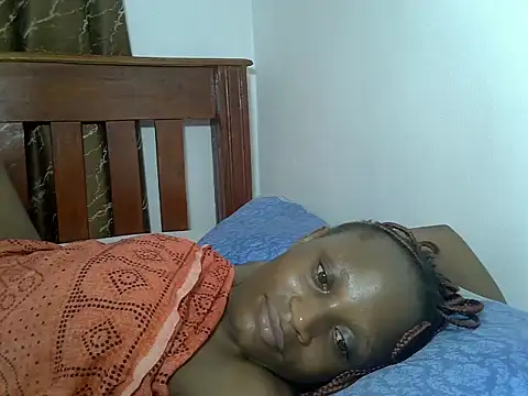 SpicyPetite online show from April 4, 2026, 9:29 am