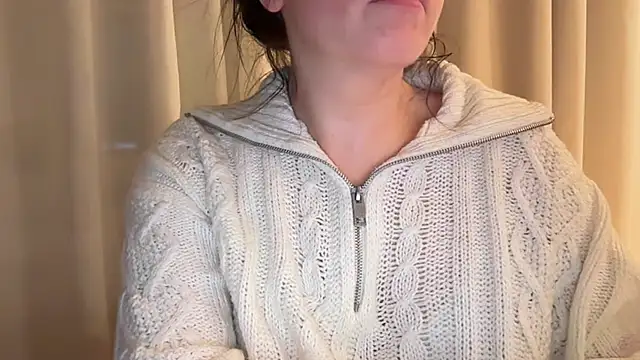 Snapshot of Sandysecret chatting on February 11, 2026, 8:14 pm Sandysecret online show from February 11, 2026, 8:14 pm