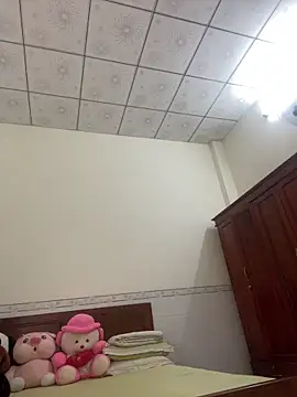    Erin    online show from April 13, 2026, 2:28 am