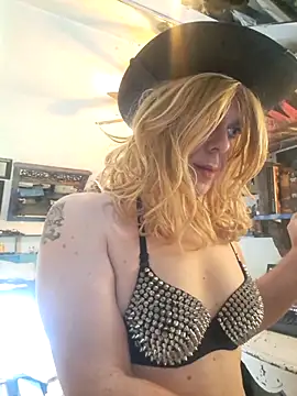 ditchwaterbitch online show from October 28, 2025, 3:58 pm