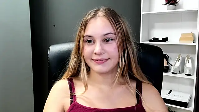 Snapshot of kitty_valeria chatting on July 9, 2026, 4:33 pm kitty valeria online show from July 9, 2026, 4:33 pm