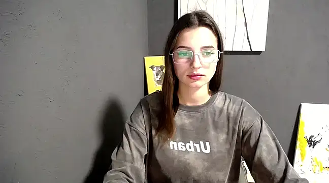 lady olivia  online show from February 17, 2025, 4:48 pm