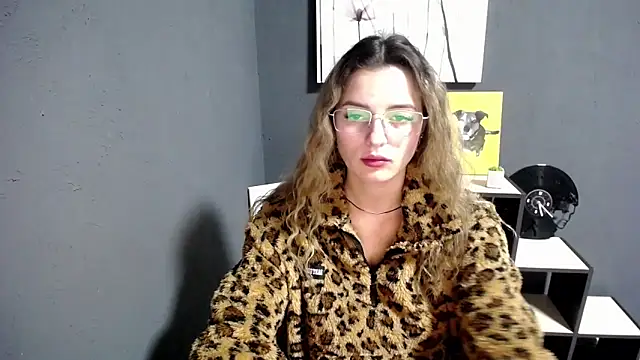 lady olivia  online show from October 29, 2025, 5:14 pm