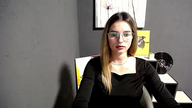 lady olivia  online show from November 6, 2025, 3:46 pm