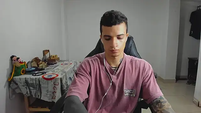 Snapshot of Balo_lovers chatting on January 10, 2025, 5:02 pm Balo lovers online show from January 10, 2025, 5:02 pm