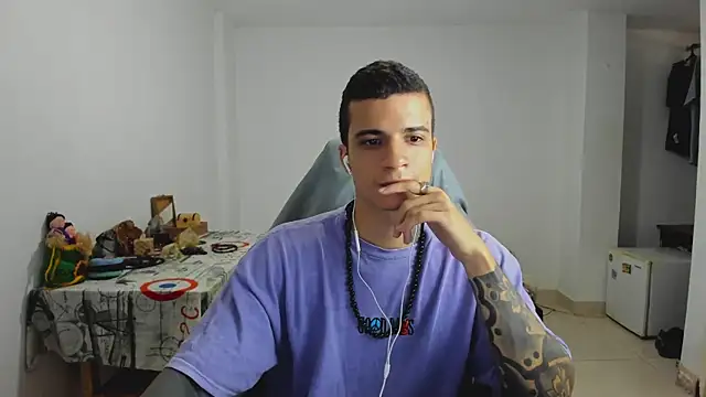 Snapshot of Balo_lovers chatting on February 5, 2025, 5:20 pm Balo lovers online show from February 5, 2025, 5:20 pm