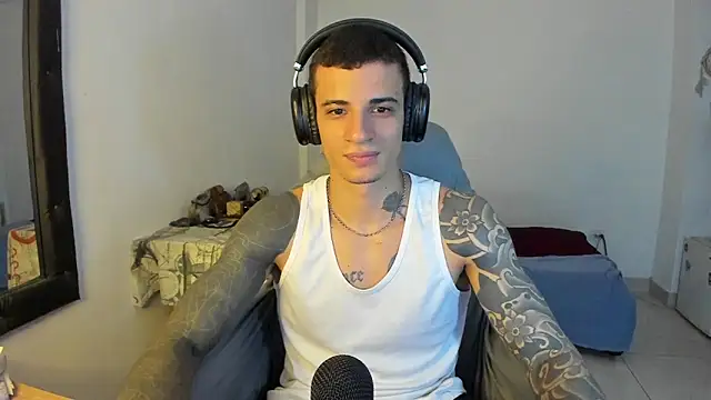 Snapshot of Balo_lovers chatting on October 11, 2025, 1:53 pm Balo lovers online show from October 11, 2025, 1:53 pm