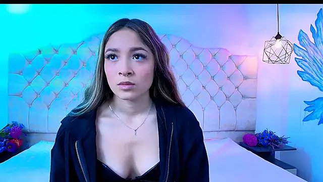 Snapshot of Victoria_Adams14 chatting on February 15, 2025, 12:11 pm Victoria Adams14 online show from February 15, 2025, 12:11 pm