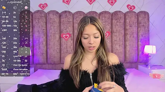 Snapshot of Victoria_Adams14 chatting on February 16, 2025, 11:59 am Victoria Adams14 online show from February 16, 2025, 11:59 am