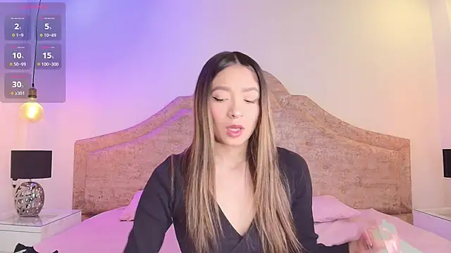 Snapshot of Victoria_Adams14 chatting on September 27, 2025, 4:17 am Victoria Adams14 online show from September 27, 2025, 4:17 am