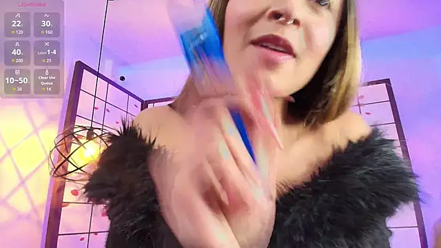 Snapshot of Victoria_Adams14 chatting on October 20, 2025, 3:07 am Victoria Adams14 online show from October 20, 2025, 3:07 am