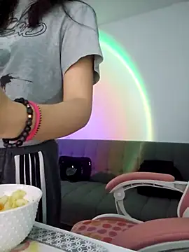 azumiichan online show from October 8, 2025, 12:30 am