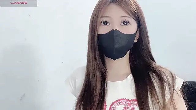 tanhxiu online show from March 27, 2026, 1:11 pm