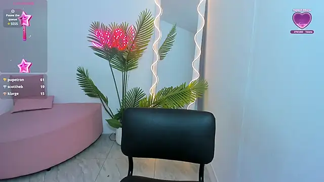 Snapshot of Chiara_tay chatting on January 15, 2025, 8:30 am Chiara tay online show from January 15, 2025, 8:30 am