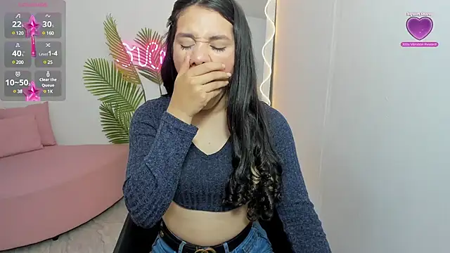 Snapshot of Chiara_tay chatting on January 21, 2025, 8:00 pm Chiara tay online show from January 21, 2025, 8:00 pm