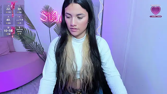 Snapshot of Chiara_tay chatting on February 2, 2025, 7:14 pm Chiara tay online show from February 2, 2025, 7:14 pm