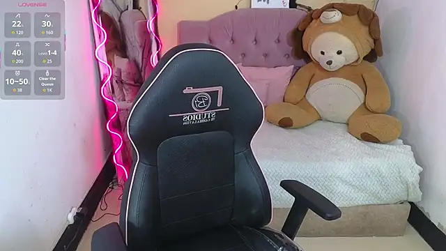 Snapshot of Chiara_tay chatting on October 27, 2025, 3:32 am Chiara tay online show from October 27, 2025, 3:32 am