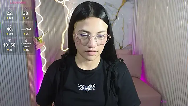 Snapshot of Chiara_tay chatting on April 1, 2026, 7:22 pm Chiara tay online show from April 1, 2026, 7:22 pm